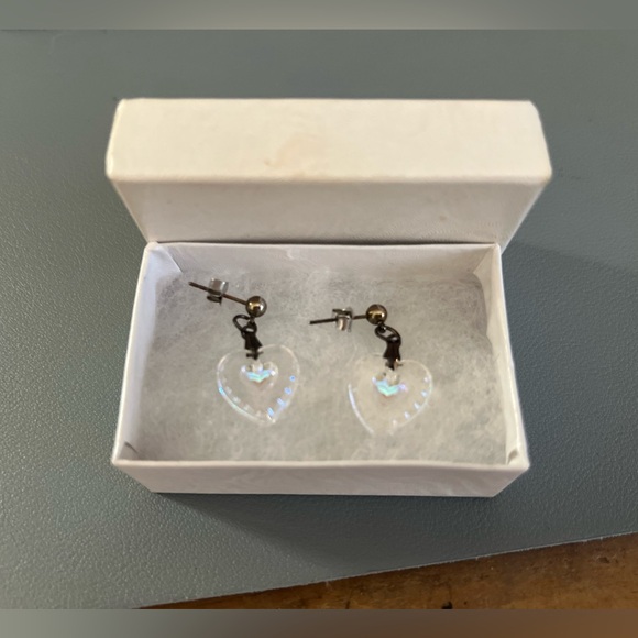 SOLD- Heart of Glass iridescent Earrings- Never Worn - Picture 7 of 7